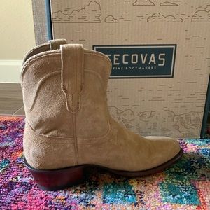 Tecovas “The Lucy” Western Bootie - suede, size 10
